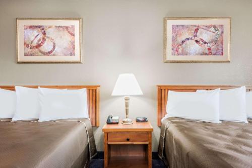 Red Carpet Inn Lancaster - image 4