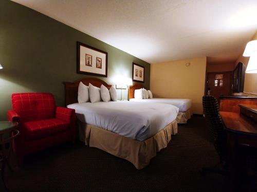 Budget Host Inn - image 3