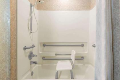Hawthorn Suites by Wyndham Lancaster - image 3