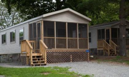 Circle M Camping Resort Screened Park Model 27