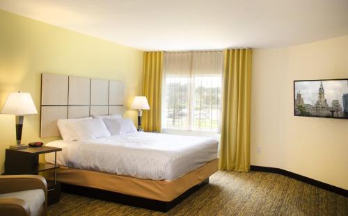 Candlewood Suites - Lancaster West an IHG Hotel - image 3
