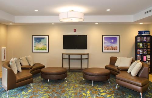 Candlewood Suites - Lancaster West an IHG Hotel - image 4