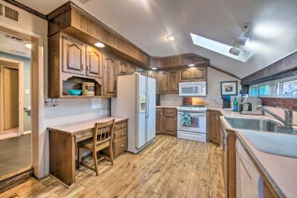 Running Water Apt at Flory Mill with Deck! - image 13