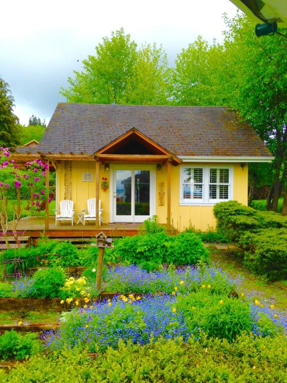 Country Cottage of Langley - main image