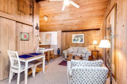 Cozy Cottage by the Sea - image 6