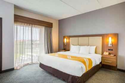 Quality Suites Hotel - Lansing - image 21