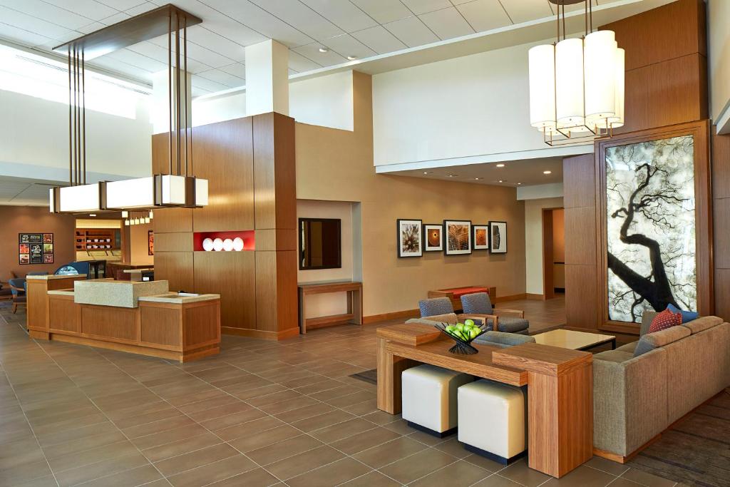 Hyatt Place Lansing-East - image 4