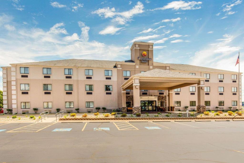 Comfort Inn La Porte - image 2