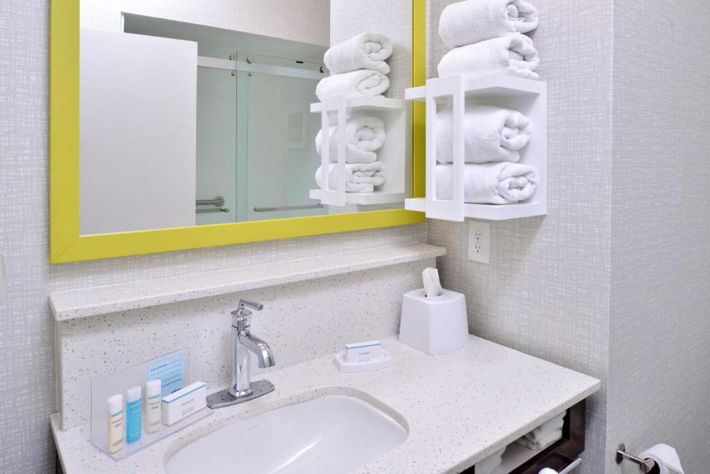 Hampton Inn LaPorte - image 6