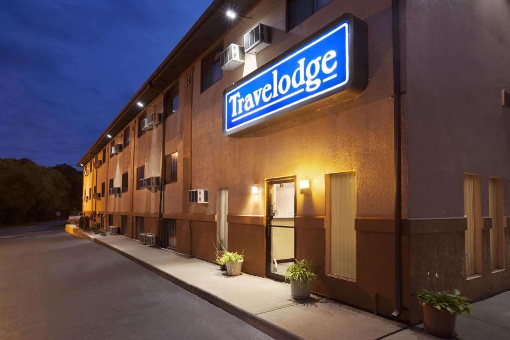 Travelodge by Wyndham La Porte/Michigan City Area - main image