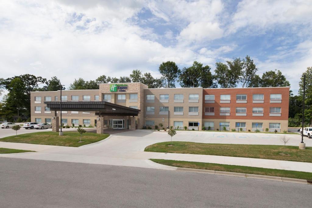 Holiday Inn Express & Suites La Porte an IHG Hotel - main image