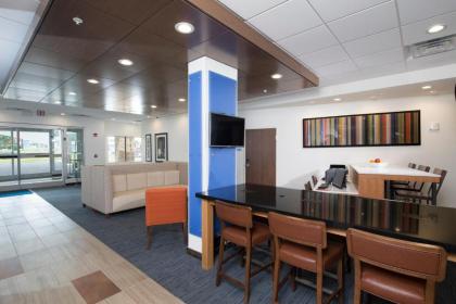 Holiday Inn Express & Suites La Porte an IHG Hotel - image 10