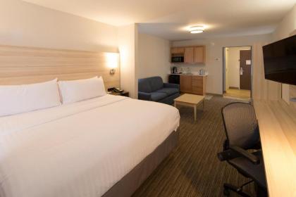 Holiday Inn Express & Suites La Porte an IHG Hotel - image 15
