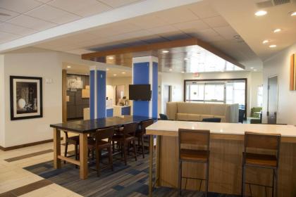 Holiday Inn Express & Suites La Porte an IHG Hotel - image 8
