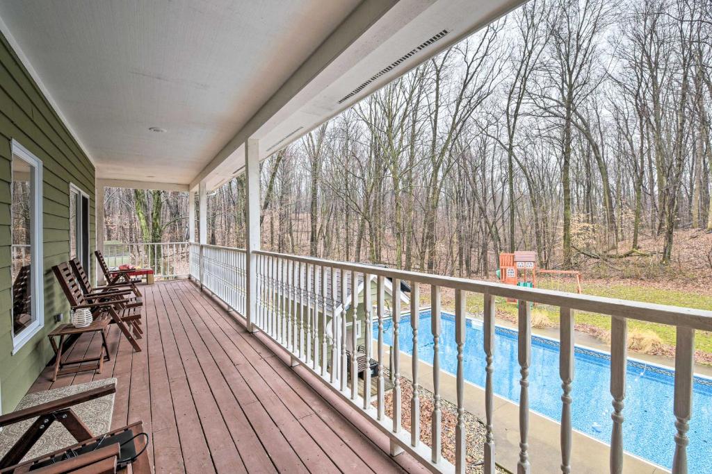 Family Home with Pool - 13 Mi to Lake Michigan! - image 4