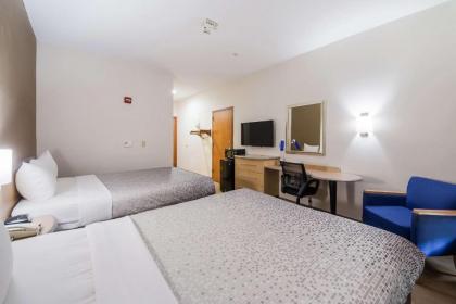 Econo Lodge - image 10