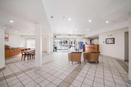 Econo Lodge - image 7