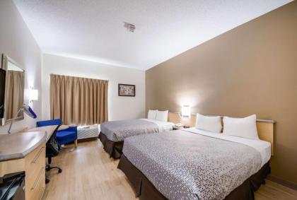 Econo Lodge - image 8