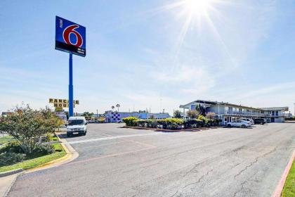 motel 6 Laredo tX   South Laredo Texas