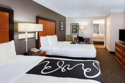 La Quinta Inn by Wyndham Laredo I-35 - image 6