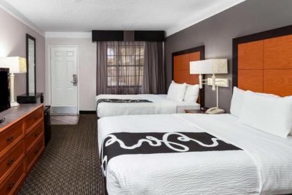 La Quinta Inn by Wyndham Laredo I-35 - image 7