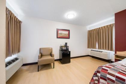 Red Roof Inn Laredo - image 15