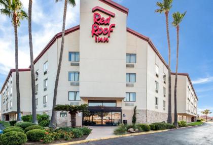 Red Roof Inn Laredo - image 2