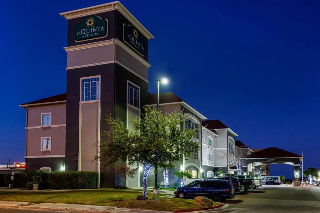 La Quinta by Wyndham Laredo Airport - main image