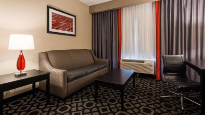 Best Western Plus Laredo Inn & Suites - image 4