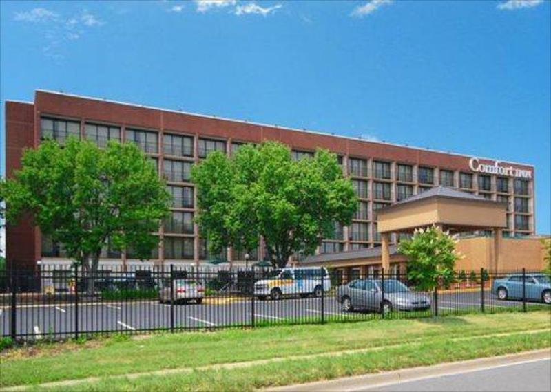Comfort Inn - image 2
