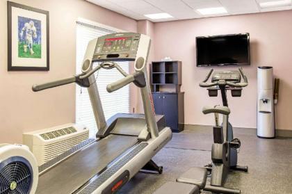 Comfort Inn - image 8