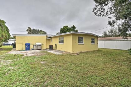 Family Home with Courtyard 2 Mi to Indian Rocks Beach - image 12