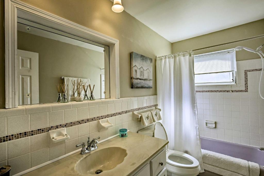 Largo Home with Private Pool and Spa 4 Miles to Beach! - main image