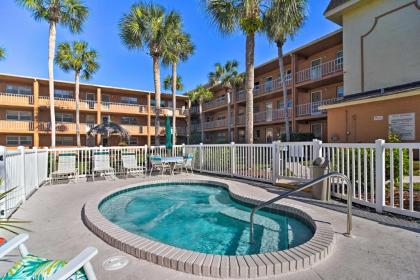 Sunny Largo Escape with Resort Amenity Access!