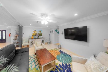 Largo Retreat - image 6