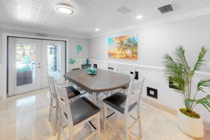 Largo Retreat - image 8