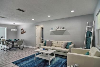 Bright Largo Home with Pool about 7 Mi to Beaches! - image 4