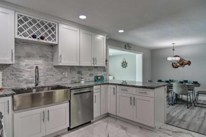 Bright Largo Home with Pool about 7 Mi to Beaches! - image 8