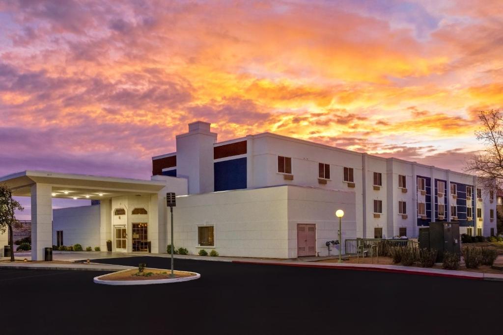 SpringHill Suites by Marriott Las Cruces - image 2