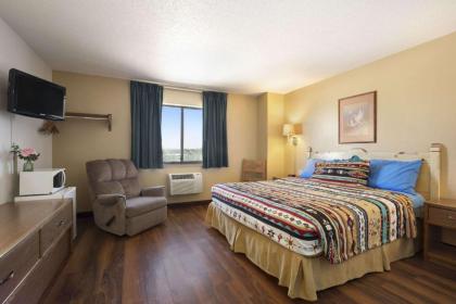 Super 8 by Wyndham Las Vegas - image 10