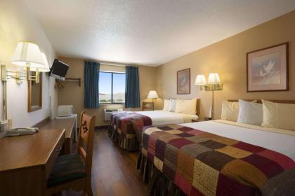Super 8 by Wyndham Las Vegas - image 11