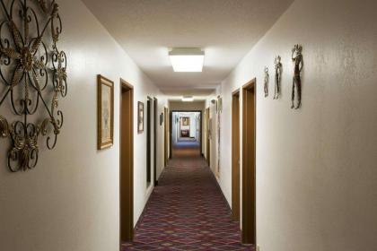 Super 8 by Wyndham Las Vegas - image 9