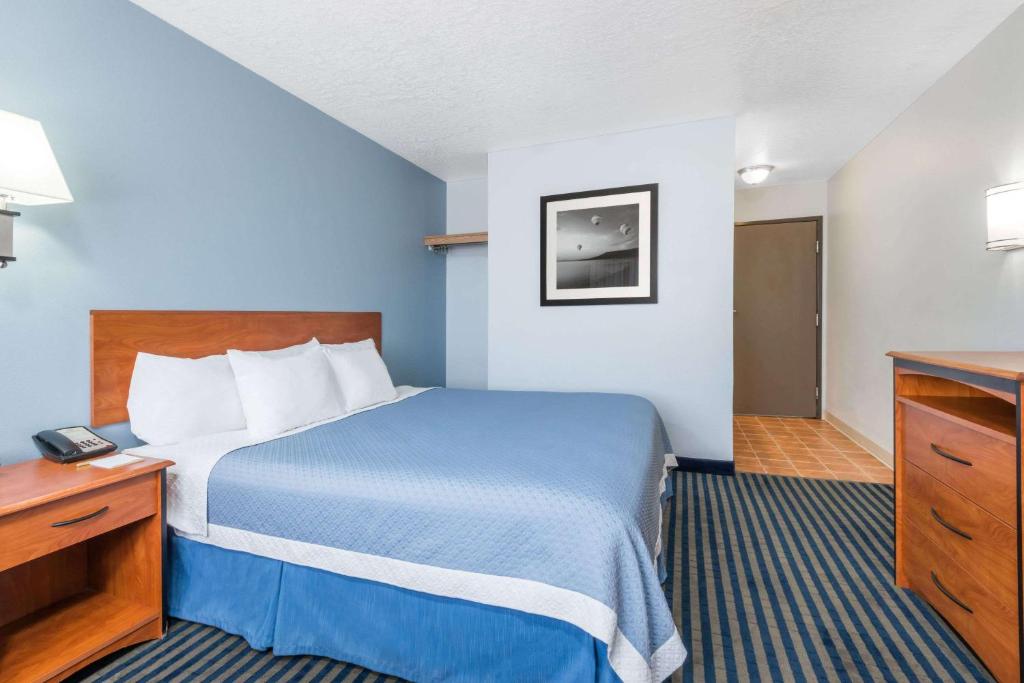 Days Inn by Wyndham Las Vegas - image 4
