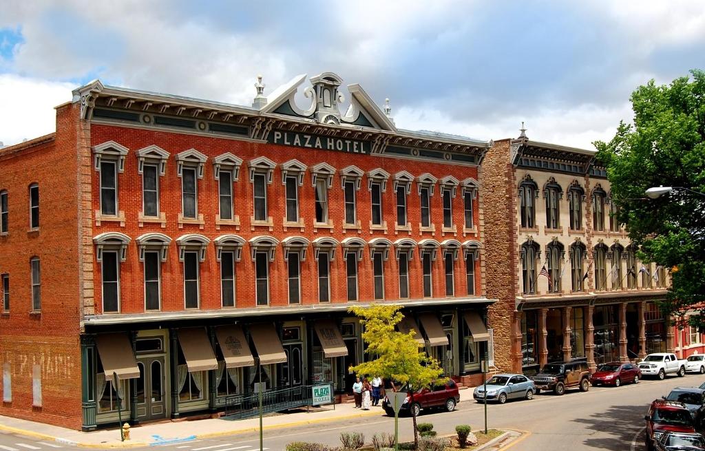 Historic Plaza Hotel - main image