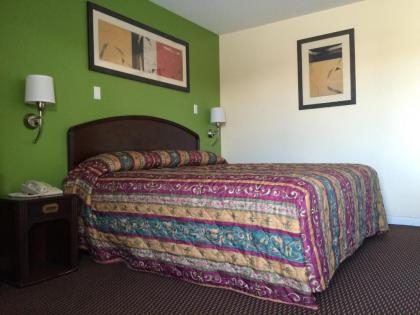 Regal Inn Las Vegas New Mexico - image 4