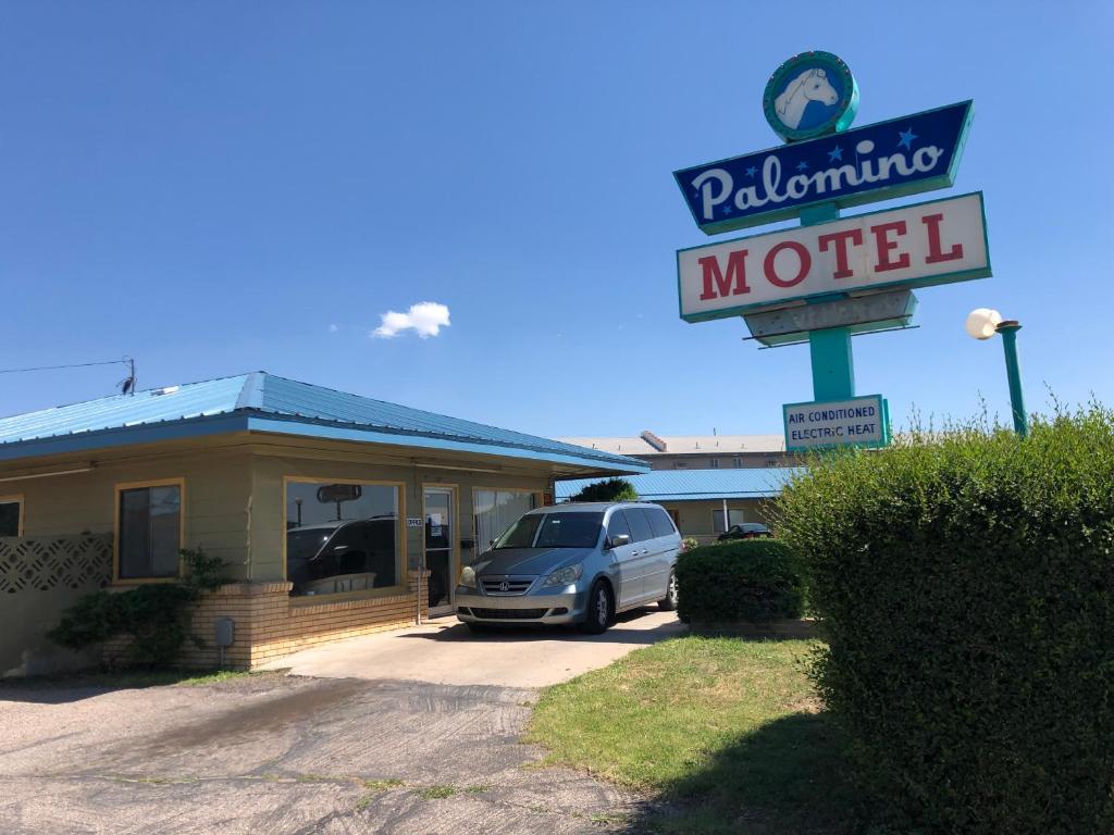 Palomino Motel - image 2