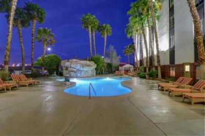 Hampton Inn Tropicana Las Vegas - image 1