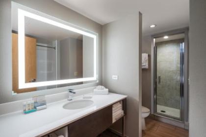 Hampton Inn Tropicana Las Vegas - image 2