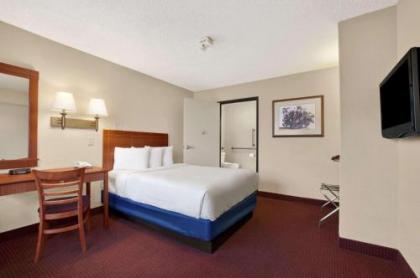 Days Inn by Wyndham Las Vegas Wild Wild West Gambling Hall - image 2