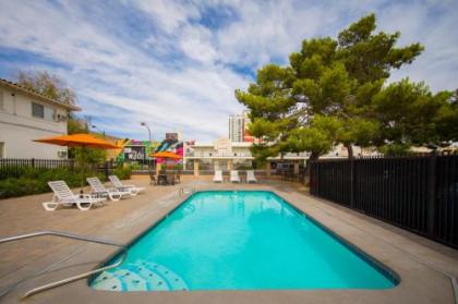 Downtowner Boutique Hotel - image 2